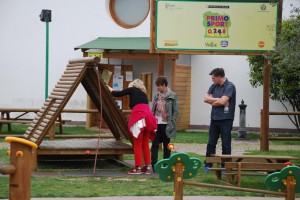 Prof. Sigmundsson e prof. Haga, assieme a Patrizia Tortella, in visita al parco giochi Primo Sport 0246 della Ghirada di Treviso